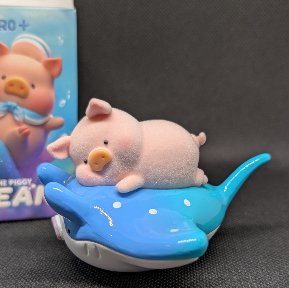 Lulu The Piggy Ocean Stingray - Picture 2 of 6